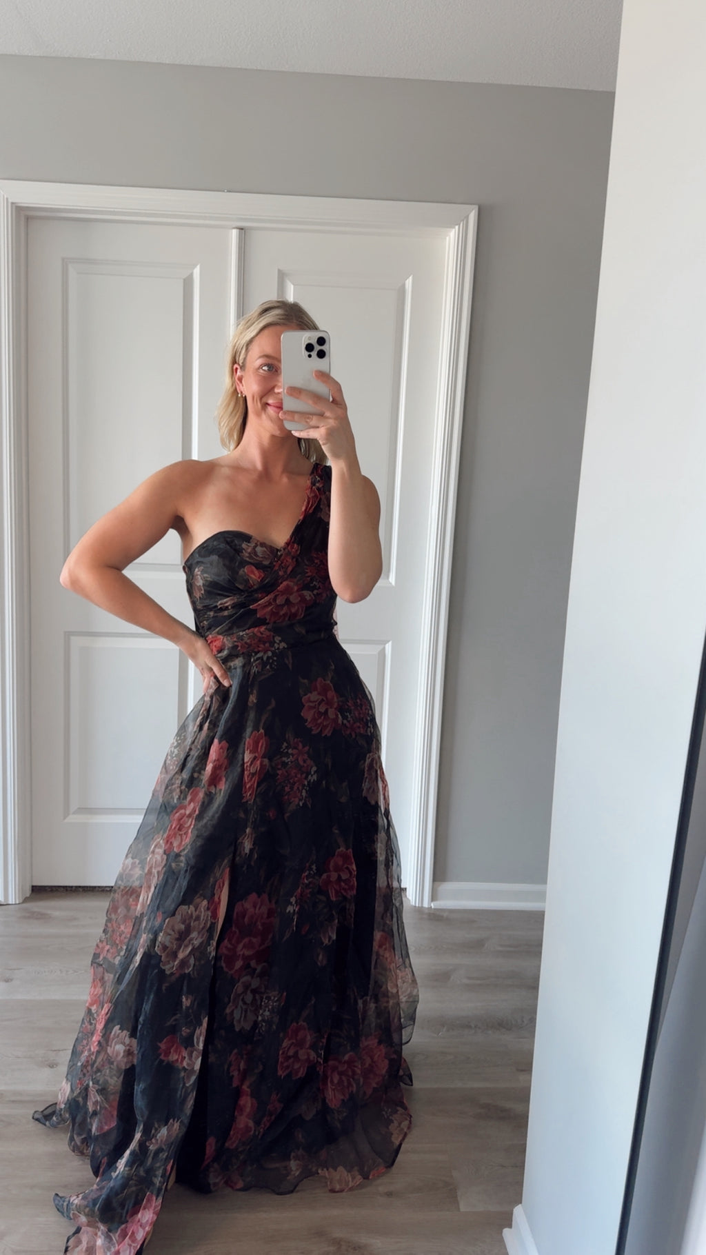 Lulus - Truly Extraordinary Black Floral Organza One-Shoulder
Maxi Dress - Small