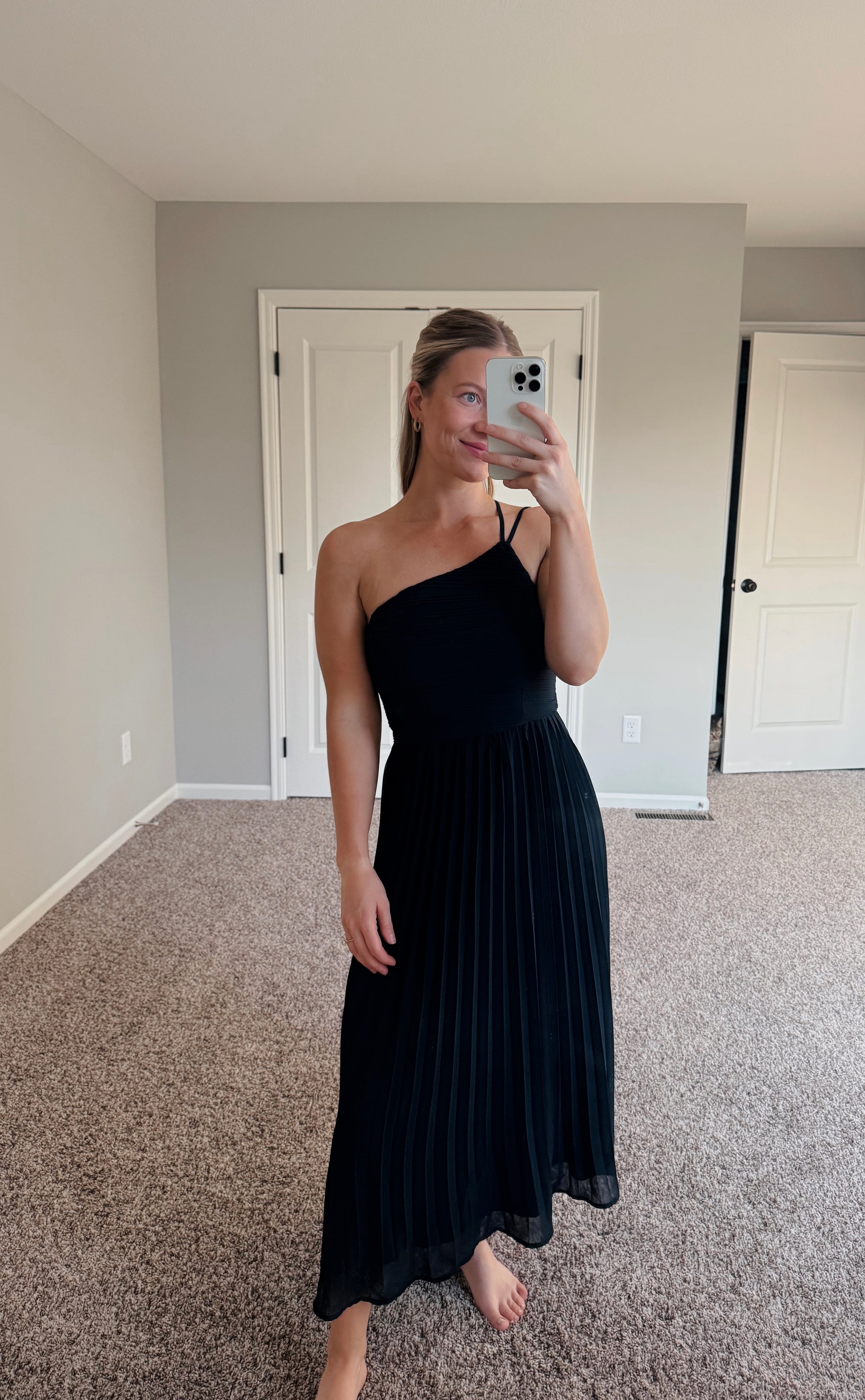 Lulus - Wondrous Muse Navy Blue Pleated One-Shoulder Midi Dress - Large