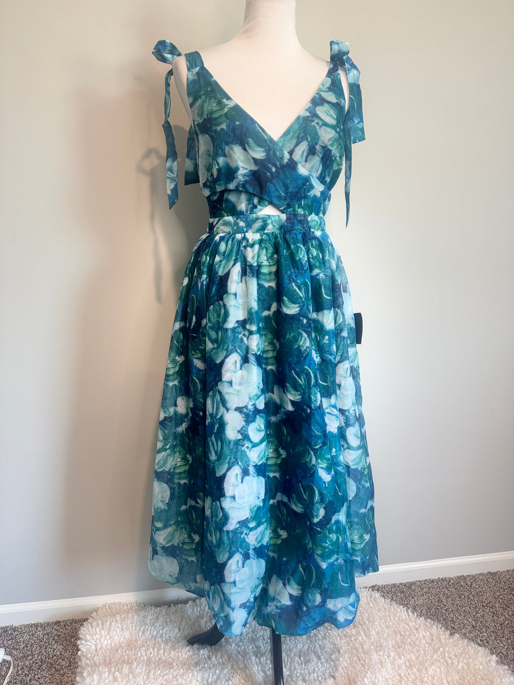 Lulus - Flowering Day Dream Teal Blue Floral Organza Midi
Bubble Dress - Medium