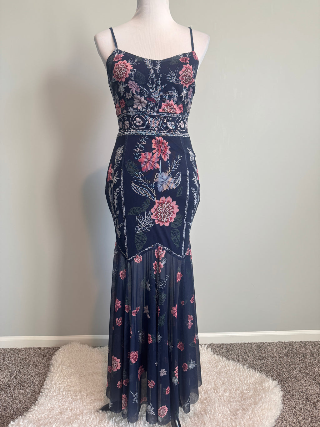 Anewsta - Floral Mermaid Hem Dress - Small