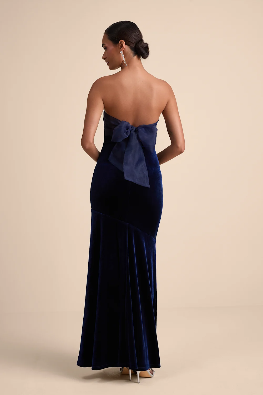 Lulus - Mesmerizing Elegance Navy Blue Velvet Back Bow Maxi Dress - Medium