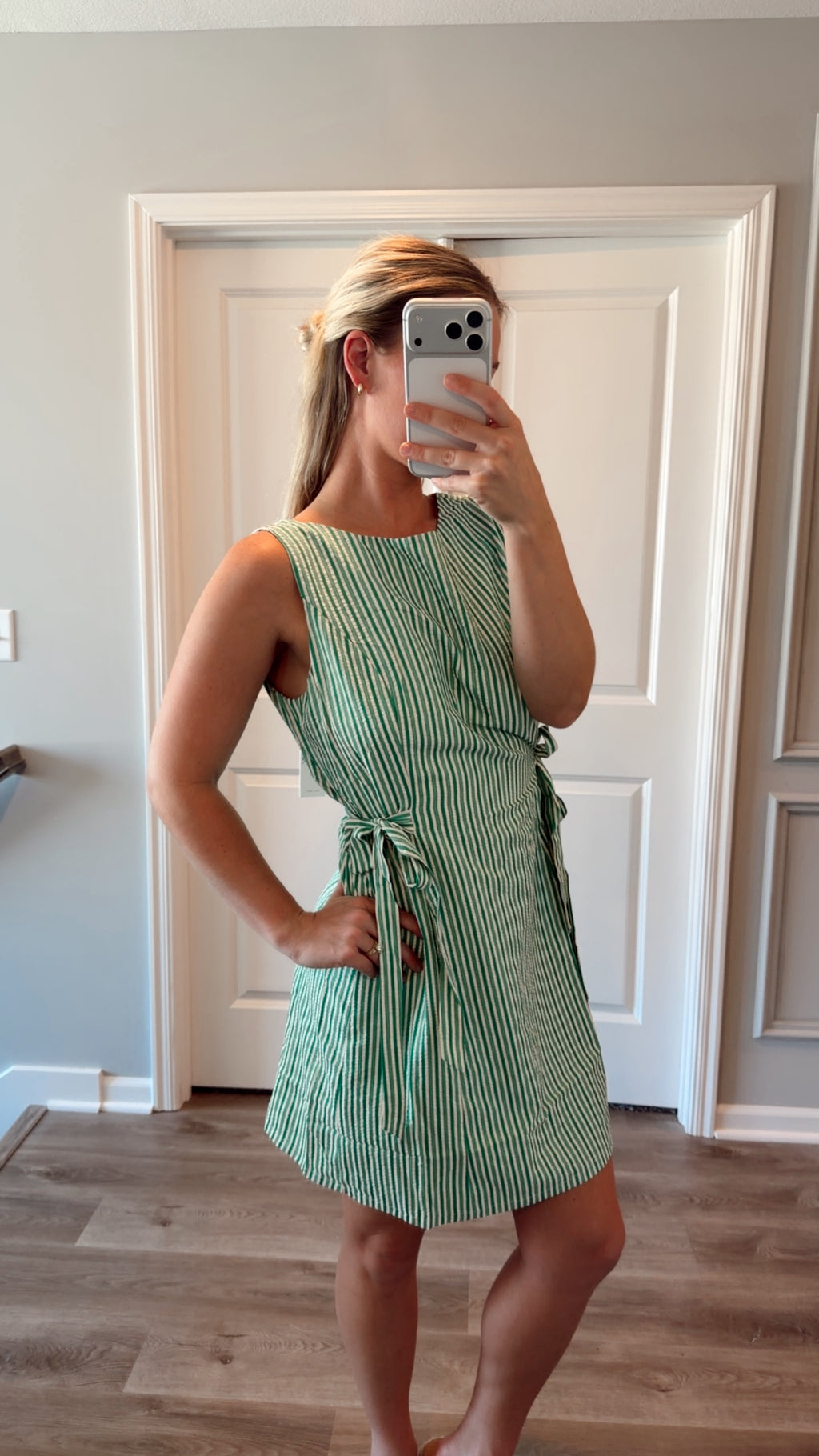 Gilli - Boat Neck Sleeveless Side Ties Mini Dress - Medium